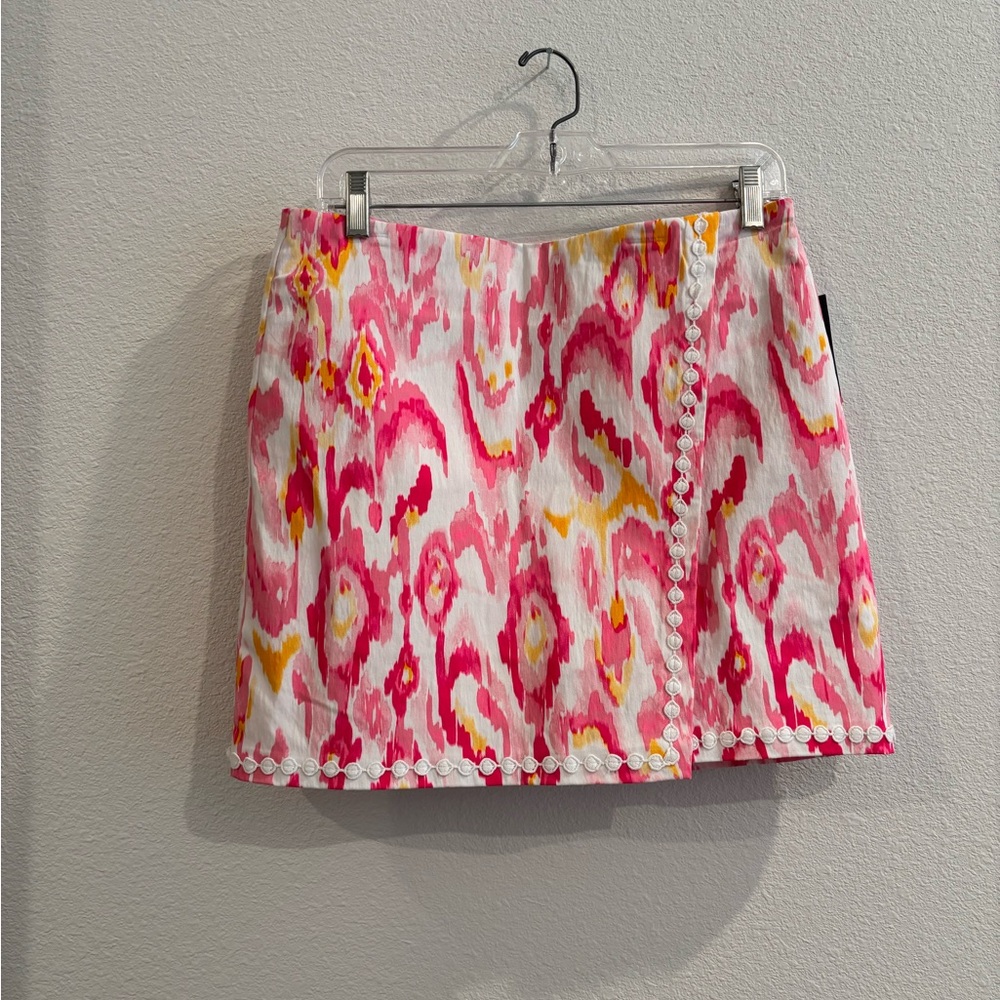 Crown & Ivy Pink and Yellow Abstract Skort